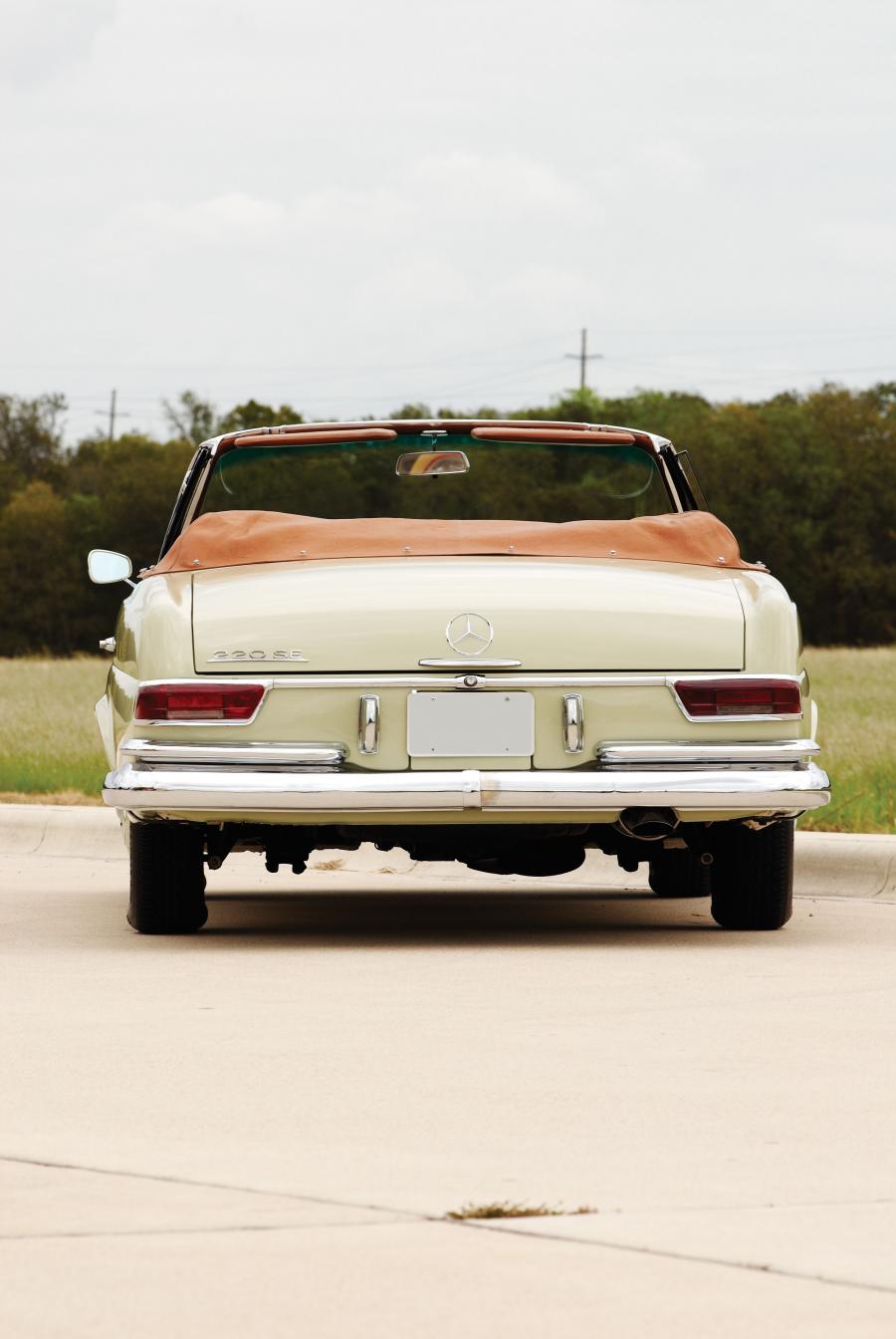  Mercedes-Benz 220 SE Cabriolet 1965 года  (фото 8 из 14)